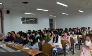 回顾非凡华章，擘画壮阔蓝图——副董事长余敏辉为球盟会员工讲授形势与政策课
